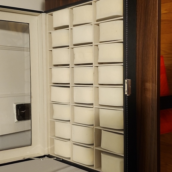 Black Leather Jewelry Organizer with Glass Lid - Picture 2 of 8